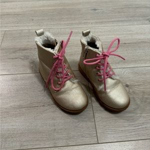 Gently worn Tucker+Tate toddler girl cozy combat boot size 9